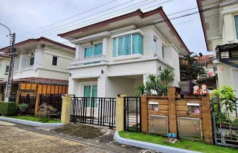 ให้ เช่าบ้านเดี่ยว 2 ชั้น หมู่บ้านเดอะ เซนโทร สุขุมวิท 113