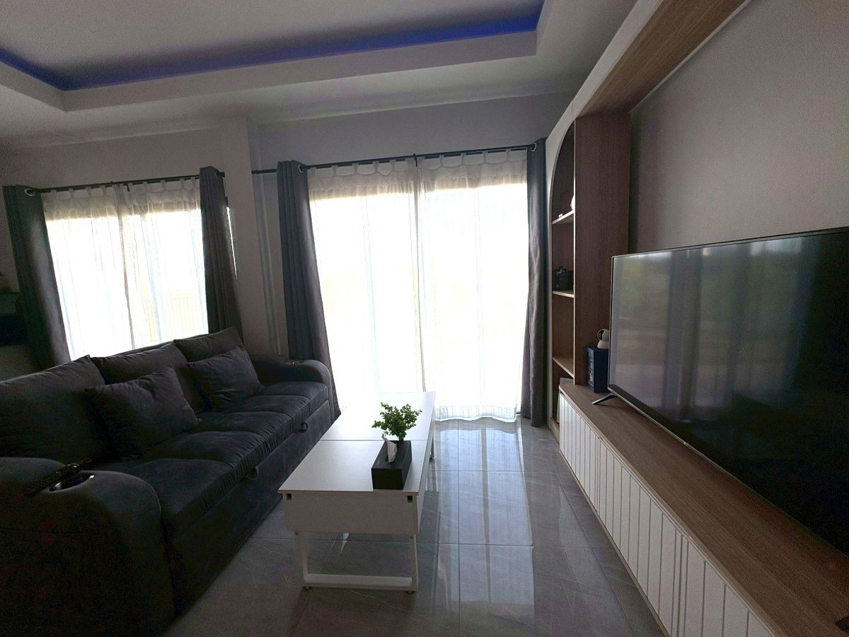 รูป ให้เช่าบ้านเดี่ยวสองชั้น  2 ห้องนอน 2 ห้องน้ำ 1  ห้องครัว  4  ที่จอดรถ - รูปที่ 3/25
