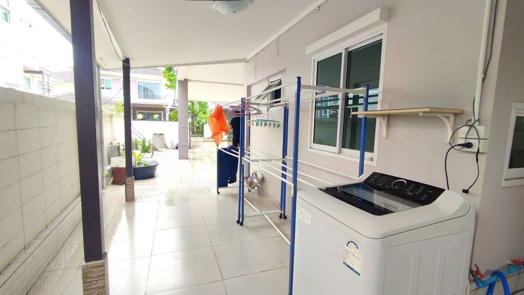 picture House for sale   3 Bedrooms  and   3 Bathrooms  .    - 12/14