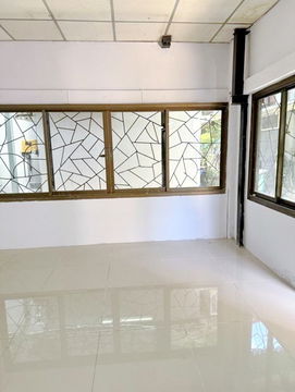 Big C Suksawat 1.8 km. Townhouse for rent 2-storey 160 sq m. 20 sqwa. Wat Songtham Municipal School