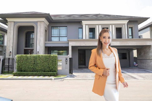 Grand Bangkok Boulevard, Krungthep Kreetha (112.5 sq wah). 4 bedrooms, 5 bathrooms, beautifully decorated, ready to move in.