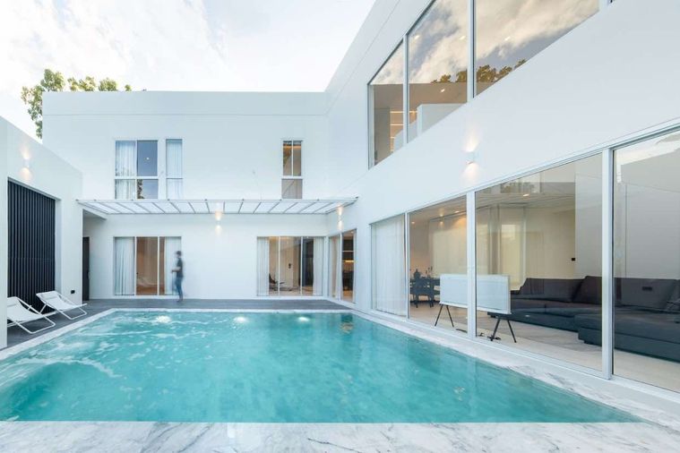 ให้เช่า Pool villa  สองชั้น 4 ห้องนอน 4 ห้องน้ำ 1 ห้องครัว  