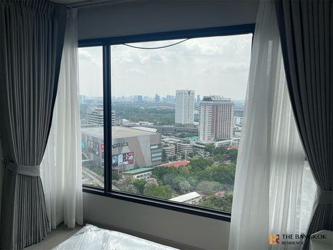 Convenient Travel, Great Value per Square Meter Life Phahon - Ladprao near BTS Ha Yaek Lat Phrao