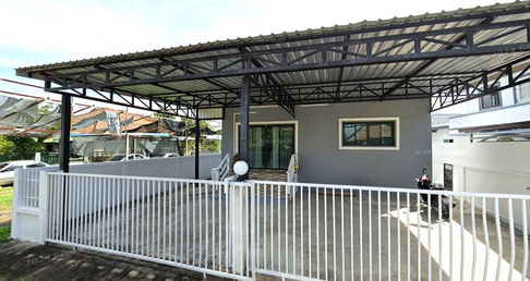 Single storey house for rent with 3 bedrooms,4 toilets and 1 kitchen. 