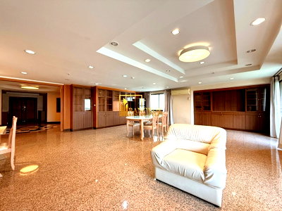 Condos for rent : Baan Suanpetch | Expansive 3 Bedroom Condo in Phrom Phong - BR17558CD
