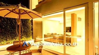 เช่าทาวน์โฮม ถนนสาทรใต้ : 🔼🔽 AccomA 📩  3 BR Townhouse in Khlong Toei Nuea (AA25265)