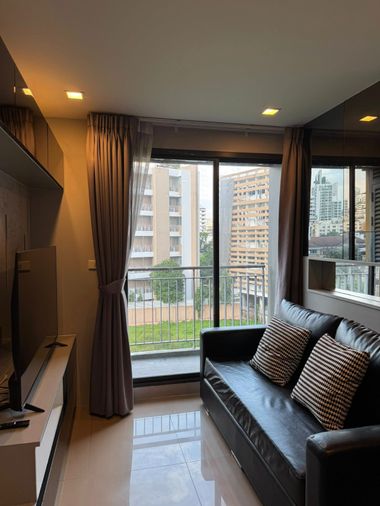 คอนโด 1 ห้องนอน Mirage Sukhumvit 27 ใกล้ BTS อโศก MRT สุขุมวิท ให้เช่าเพียง24k