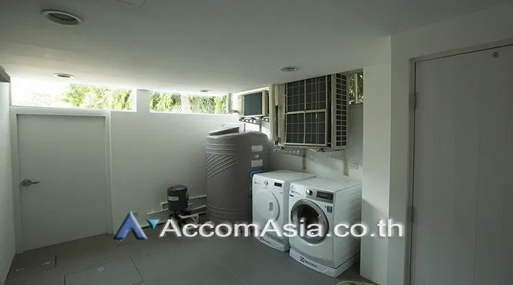 รูป 🔼🔽 AccomA 📩  3 BR Townhouse in Khlong Toei Nuea (AA25265) - รูปที่ 14/14