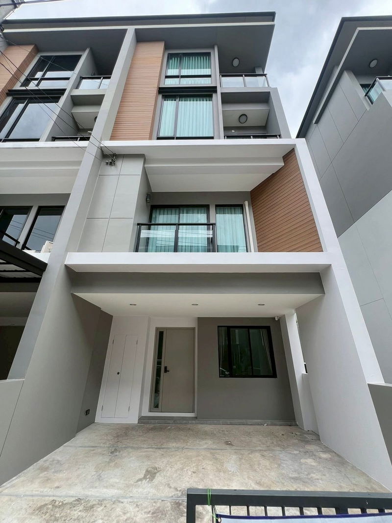 ทาวน์โฮมให้เช่า : #A124217 ✅ 4/10/68 ให้เช่าทาวน์โฮม Premium Place Phaholyothin - Ramintra📲📢สอบถาม ld line @condoboy