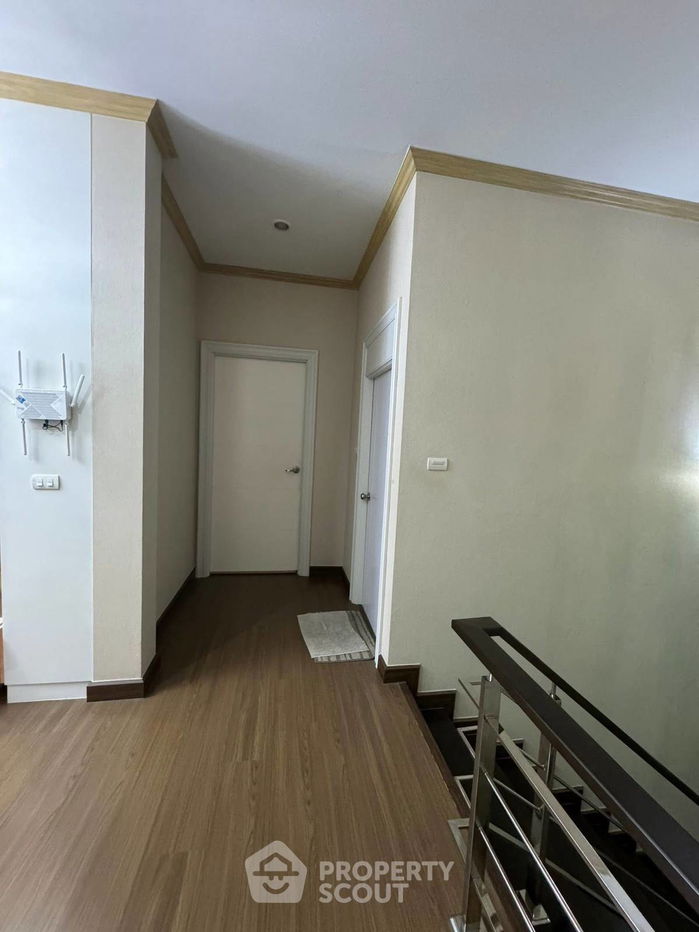 รูป บ้าน 5-ห้องนอน ที่ หมู่บ้านซื่อตรงเซรีน ใน บางเสร่ (ID 2144225) - รูปที่ 4/16