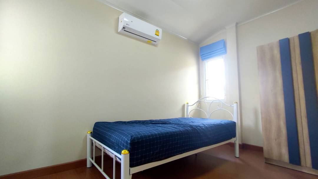 picture House for sale   3 Bedrooms  and   3 Bathrooms  .    - 10/14