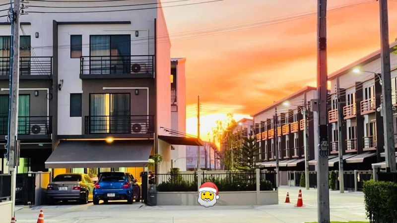 ทาวน์โฮมให้เช่า : 🔥 พิเศษ!! ขายและปล่อยให้เช่าทาวน์โฮม บ้านกลางเมือง ศรีนครินทร์ - อ่อนนุช 3 ห้องนอน 3 ห้องน้ำ บ้านใหม่ สวยมาก ตกแต่งครบ