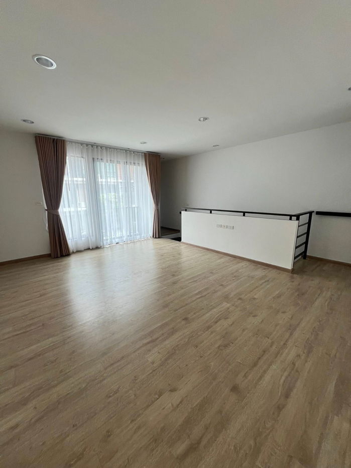 รูป ให้เช่า! ทาวน์โฮม 3.5 ชั้น หลังมุม Premium Place พหลโยธิน-รามอินทรา (220 ตร.ม.) โซลาร์เซลล์, ใกล้ BTS สายหยุด (จดบริษัทได้) - รูปที่ 6/14