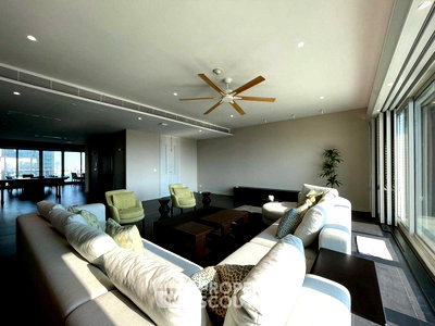 Condos for sale Surawong Road : 4-BR Condo at 185 Rajadamri near BTS Ratchadamri (ID 2184196)