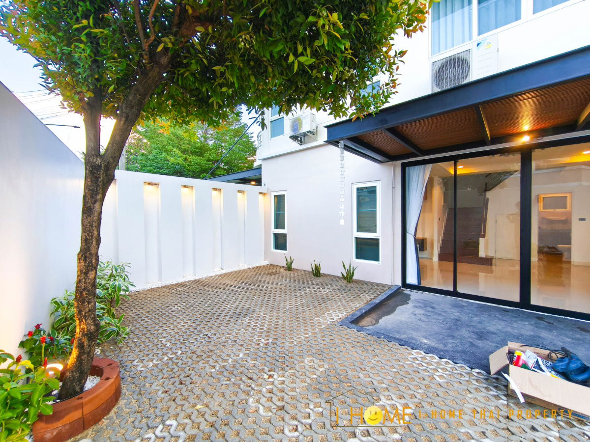picture Two-storey pool villa for rent with 5 bedrooms,4 toilets and 1 kitchen.  - 58/62