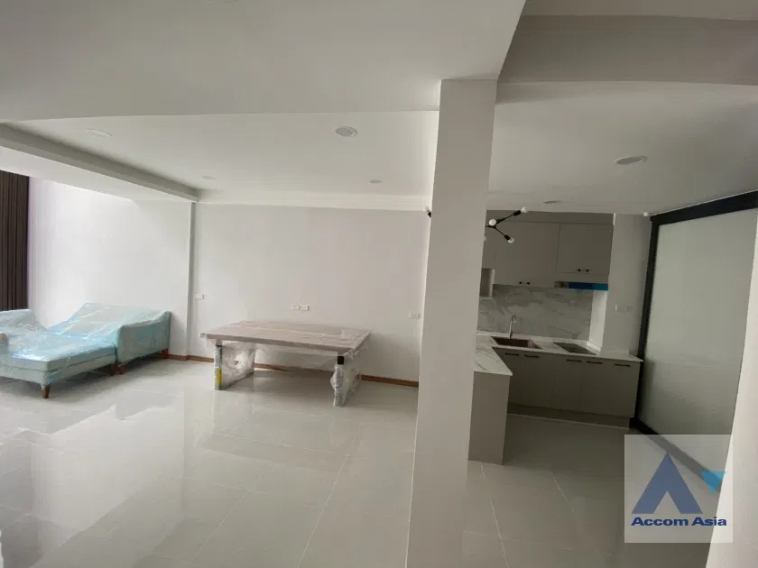 รูป 🔼🔽 AccomA 📩 Modern renovated townhouse in the heart of Ekkamai (AA42420) - รูปที่ 5/20