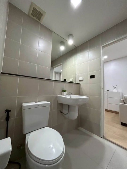 picture Condo for sale with   2 bedrooms, 1 bathroom and   1 kitchen.    - 5/8