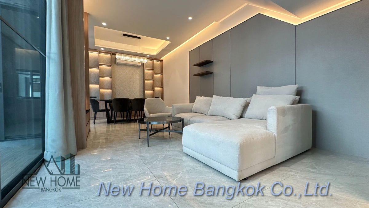 รูป บ้านเดี่ยวสไตล์โมเดิร์น 3 ชั้น พร้อมสระว่ายน้ำให้เช่า – เลี้ยงสัตว์ได้ - รูปที่ 1/37