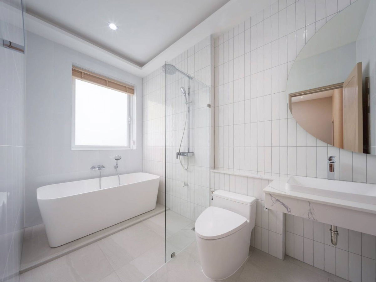 รูป ให้เช่าบ้าน Pool Villa  2  ชั้น  4 ห้องนอน 5 ห้องน้ำ 2  ห้องครัว  2  ที่จอดรถ - รูปที่ 11/21