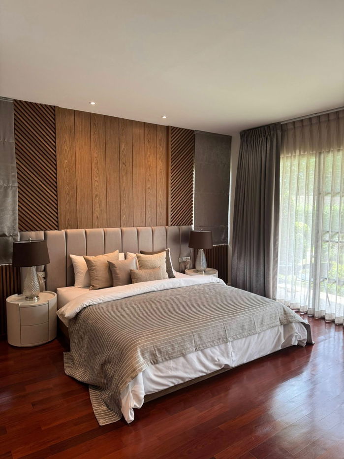 รูป ขายบ้านเดี่ยวสองชั้น มี  4 ห้องนอน  5 ห้องน้ำ  1 ห้องครัว  ที่จอดรถ  3  คัน - รูปที่ 13/24