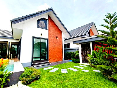 บ้านเดี่ยว ถนนพรประภานิมิต : พูลวิลล่าหรู สไตล์ Modern Luxury ใกล้อ่างเก็บน้ำมาบประชัน บางละมุง ชลบุรี