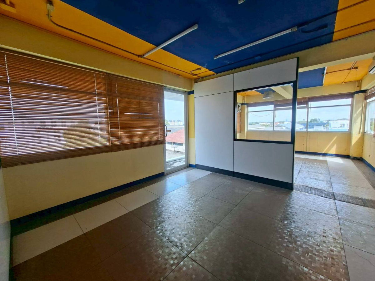 รูป ขายที่ดิน พร้อมสิ่งปลูกสร้าง 4 ชั้น + ชั้นลอย ติดถนนอ่อนนุช ใกล้ BTS ศรีนุช  - รูปที่ 24/27