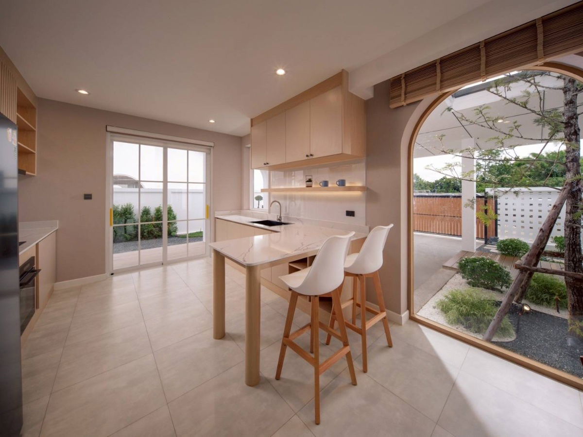 รูป ให้เช่าบ้าน Pool Villa  2  ชั้น  4 ห้องนอน 5 ห้องน้ำ 2  ห้องครัว  2  ที่จอดรถ - รูปที่ 9/21