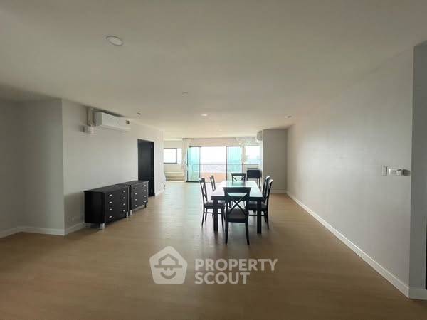 รูป คอนโด 3-ห้องนอน ที่ สาธร การ์เด้นส์ ใกล้ MRT สีลม (ID 2340268) - รูปที่ 2/19