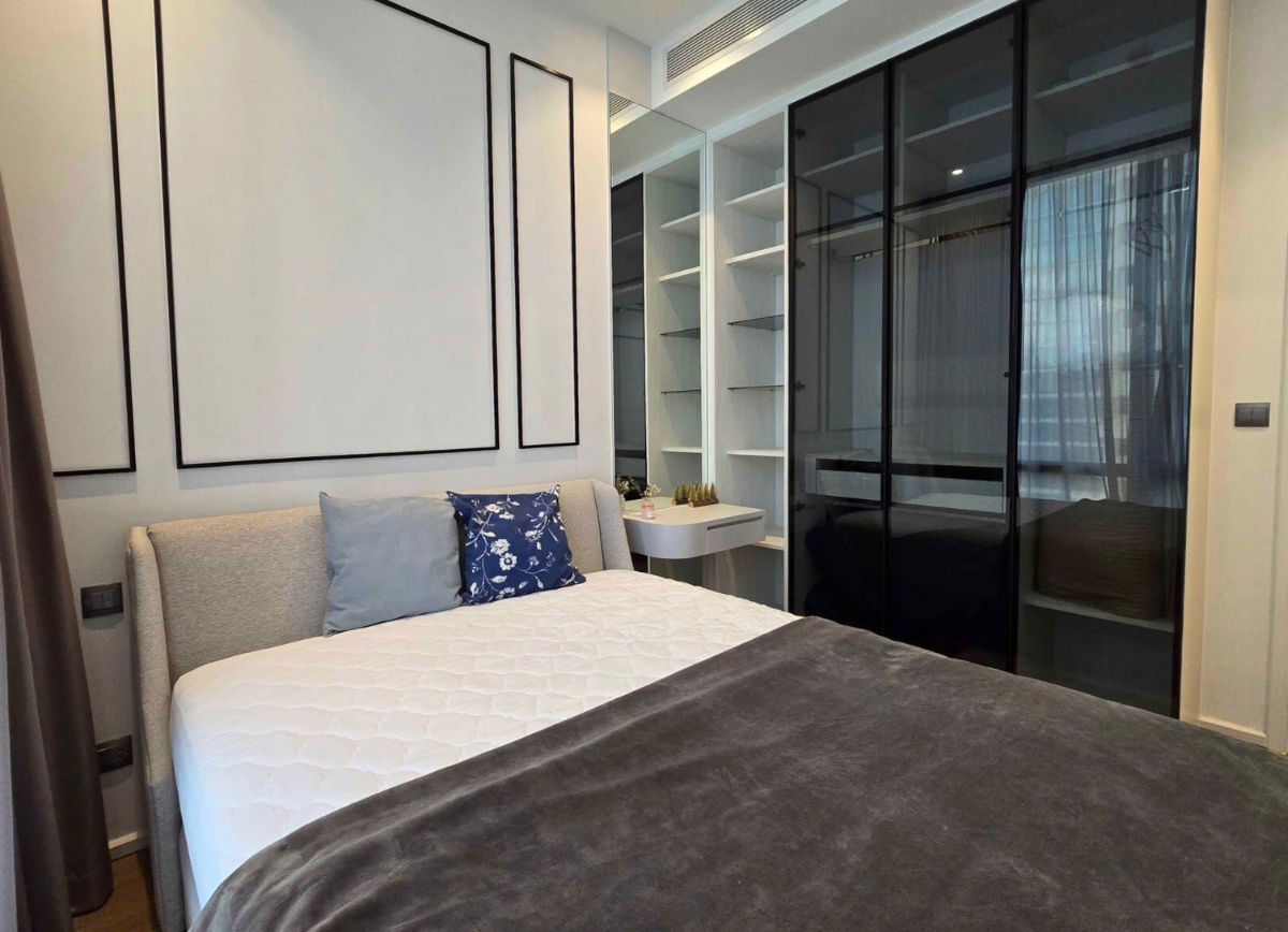 picture Muniq                   Langsuan  - 12/14