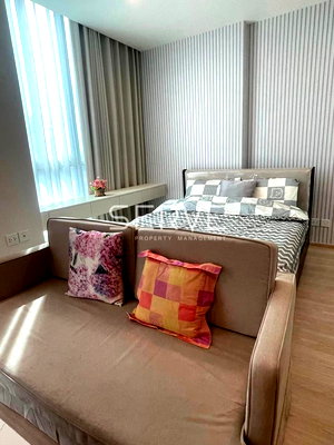 คอนโดให้เช่า : Good Location & Good View in Ratchada  Area  Studio  Close to MRT 80 m.-Noble Revolve Ratchada 2