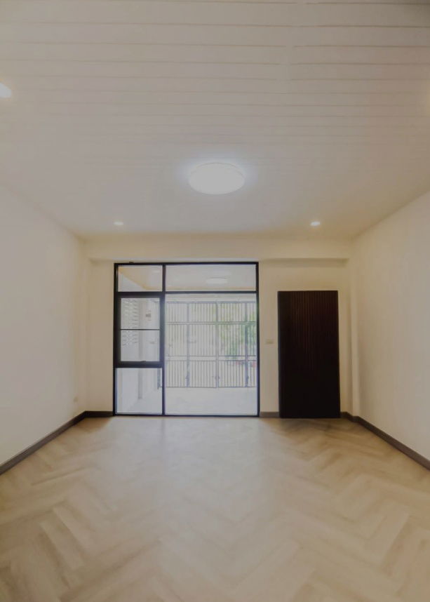 รูป ขาย ทาวน์โฮม3ชั้น ถนนลาดพร้าว94 ทำเลดี ใกล้MRTลาดพร้าว83 ทาวน์อินทาวน์ ขนาด22ตรว 4นอน 5น้ำ 5.99ล้านบาท ฟรีโอน - รูปที่ 11/11