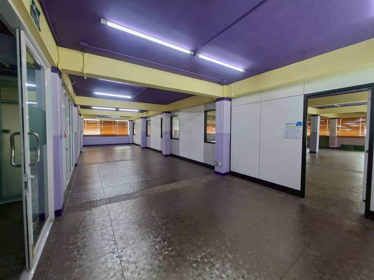 รูป ขายที่ดิน พร้อมสิ่งปลูกสร้าง 4 ชั้น + ชั้นลอย ติดถนนอ่อนนุช ใกล้ BTS ศรีนุช  - รูปที่ 21/27