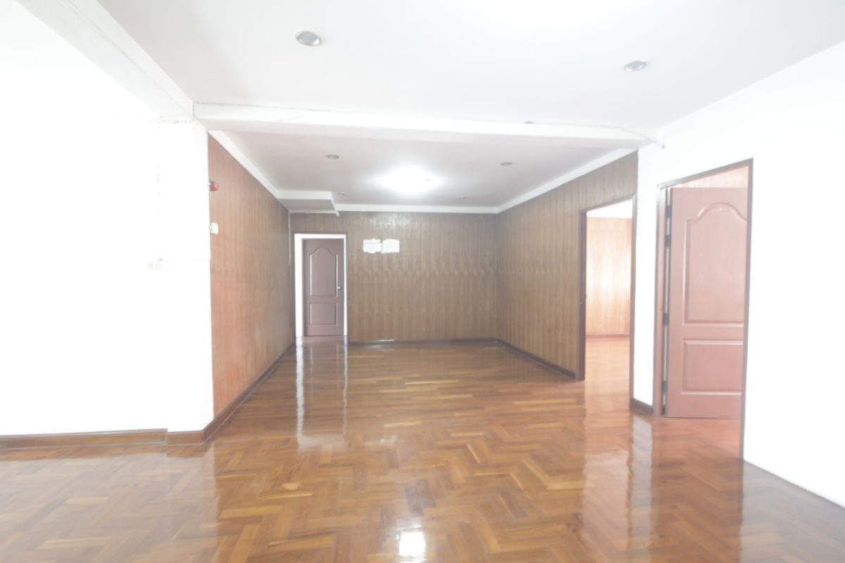 รูป ขายตึกแถว5คูหาพร้อมโกดัง 157 ตารางวา ถ.บางกรวย ไทรน้อย หน้าหมู่บ้านบัวทองแลนด์ ตกแต่งต่อเติมพร้อมใช้งาน 3ชั้นมีชั้นลอย ดาดฟ้า 1,443 ตารางเมตร  - รูปที่ 30/41