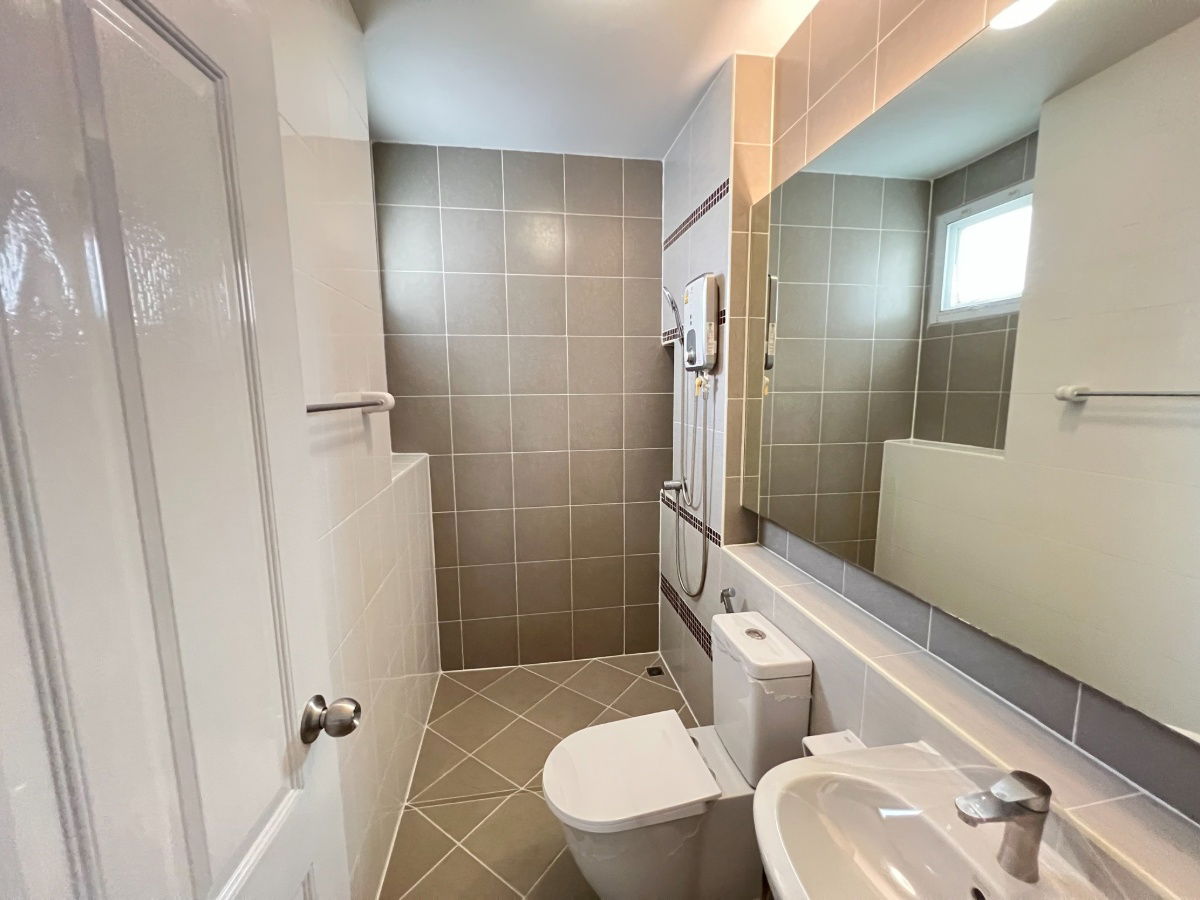 picture Two-storey detached house for sale  3 bedrooms 3 bathrooms and 1 parking. - 8/16