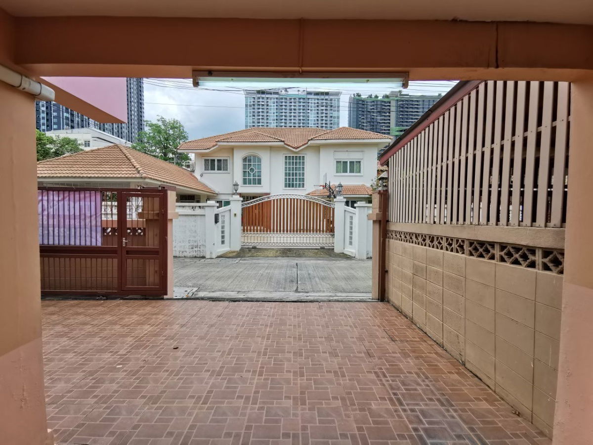 รูป บ้านเดี่ยวลาดพร้าว 1 ซอยดวงพร สุดยอกดทำเลลาดพร้าว 6 ห้องใช้สอย 3 ห้องน้ำ - รูปที่ 4/48