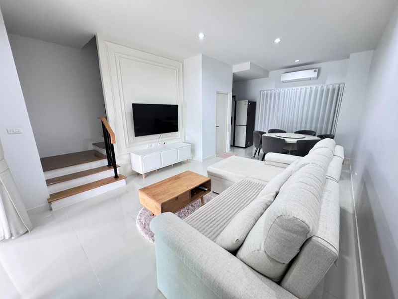 ทาวน์โฮมให้เช่า : WS4623 [เช่า] Bann Klang Meoung – Krungthep Kreetha  💰 ค่าเช่า 43,000 บาท/เดือน 