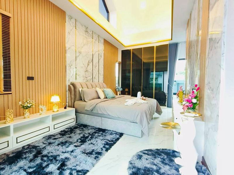 รูป พูลวิลล่าหรู สไตล์ Modern Luxury ใกล้อ่างเก็บน้ำมาบประชัน บางละมุง ชลบุรี  - รูปที่ 10/14