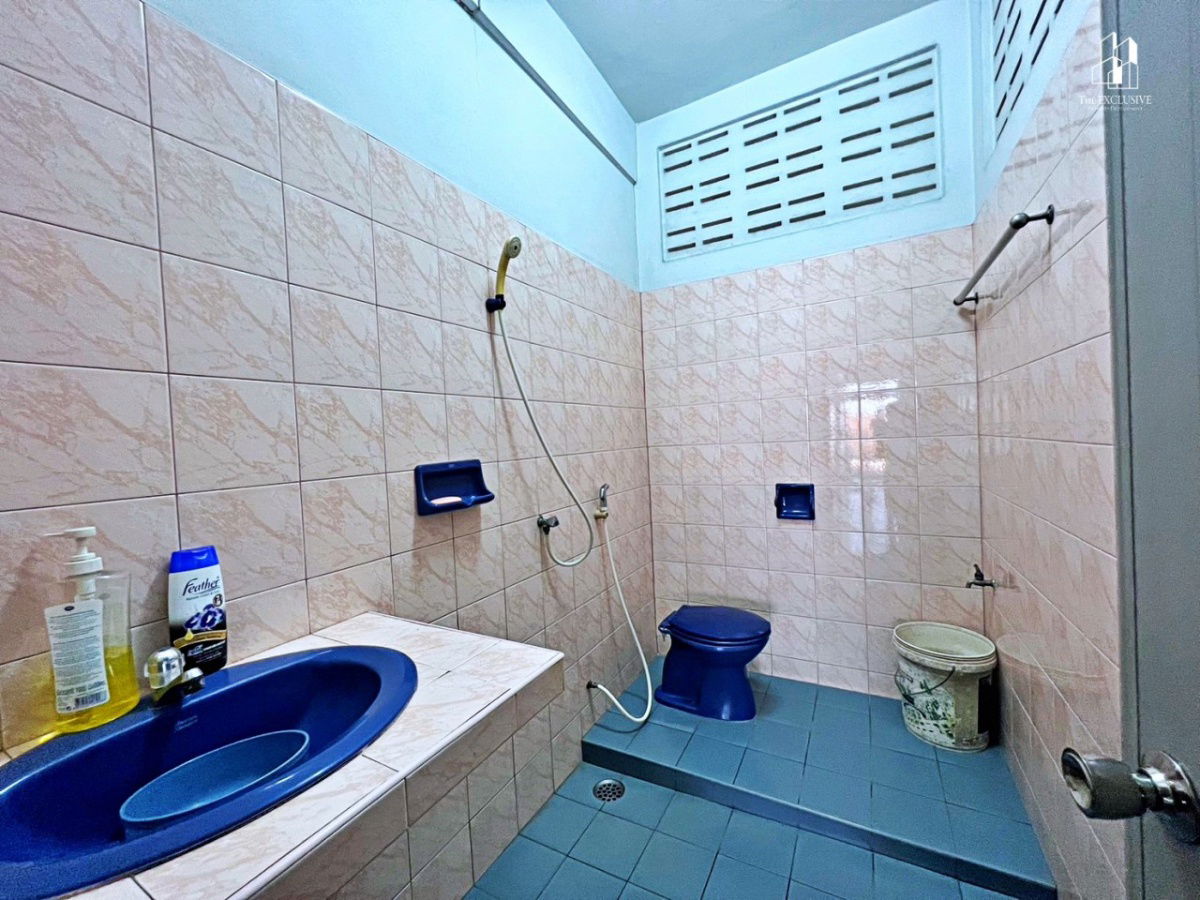 รูป ขายอาคารพาณิชย์ 4ชั้น 1คูหา ซอยสมเด็จพระเจ้าตากสิน18 ธนบุรี - รูปที่ 8/9