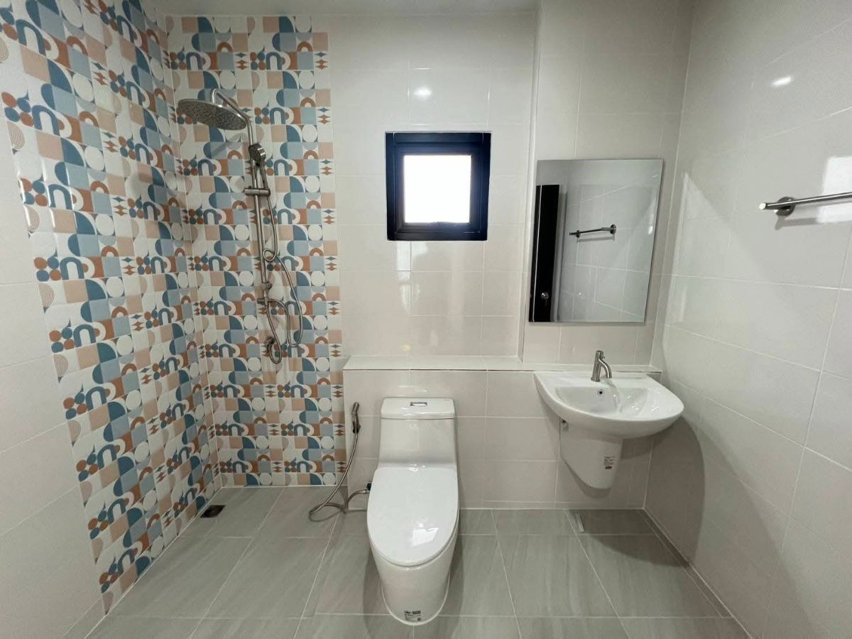 รูป บ้านแฝดเหมือนบ้านเดี่ยว กว้าง ราคาคุ้ม พร้อมเฟอร์นิเจอร์ หมู่บ้าน บุรีรมย์ เลียบคลองสอง23 ซอยอรพิม8 คลองสามวา - รูปที่ 43/44