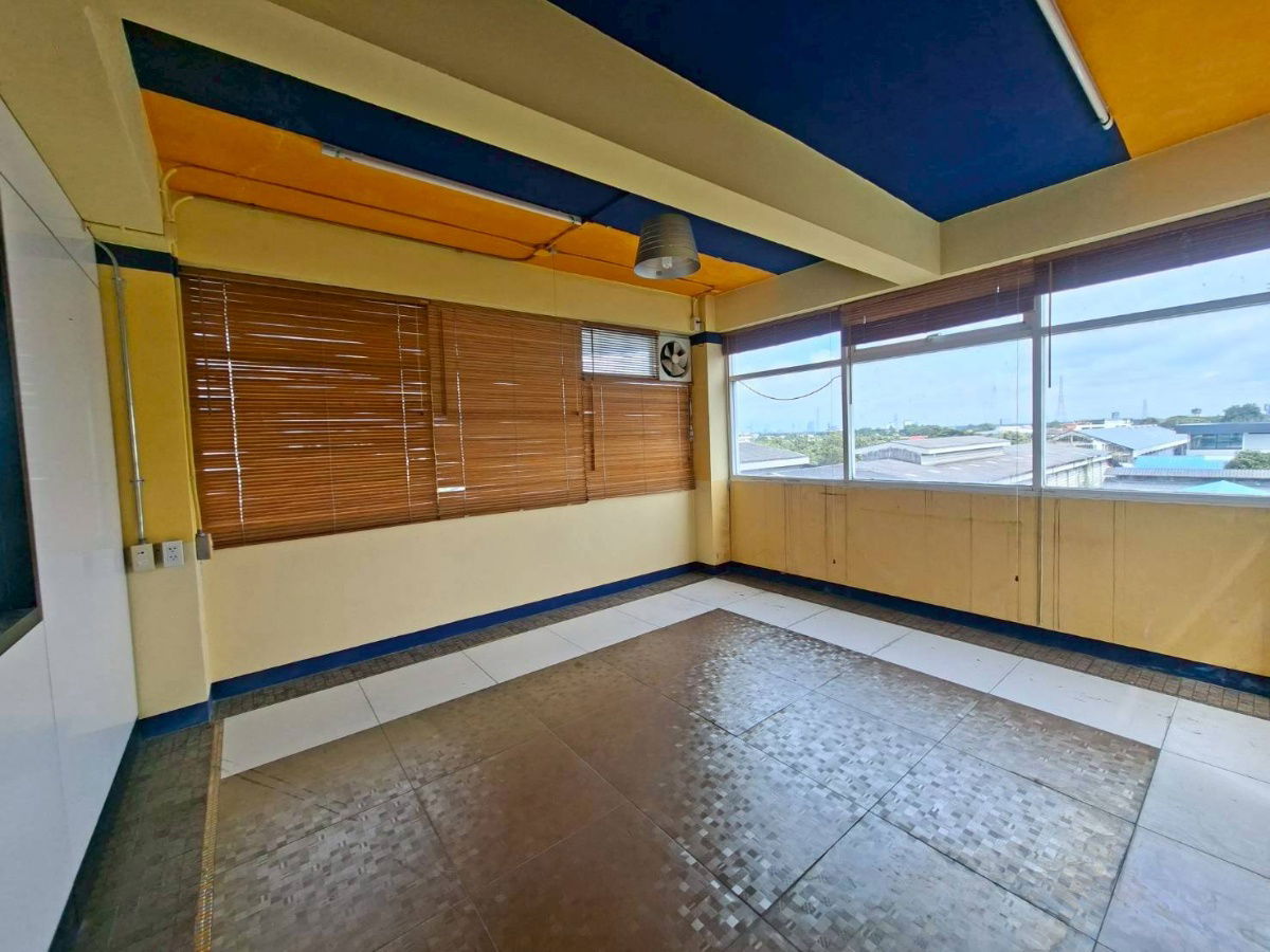 รูป ขายที่ดิน พร้อมสิ่งปลูกสร้าง 4 ชั้น + ชั้นลอย ติดถนนอ่อนนุช ใกล้ BTS ศรีนุช  - รูปที่ 26/27