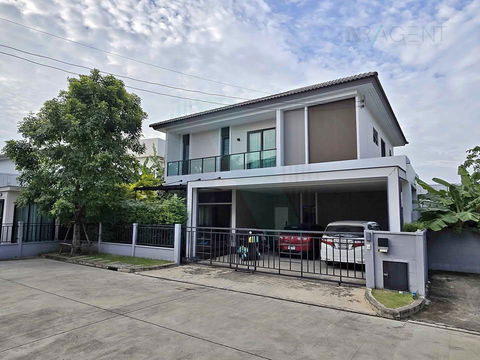For Rent 2-story House CENTRO VIBHAVADI 4 bedroom 5 bathroom