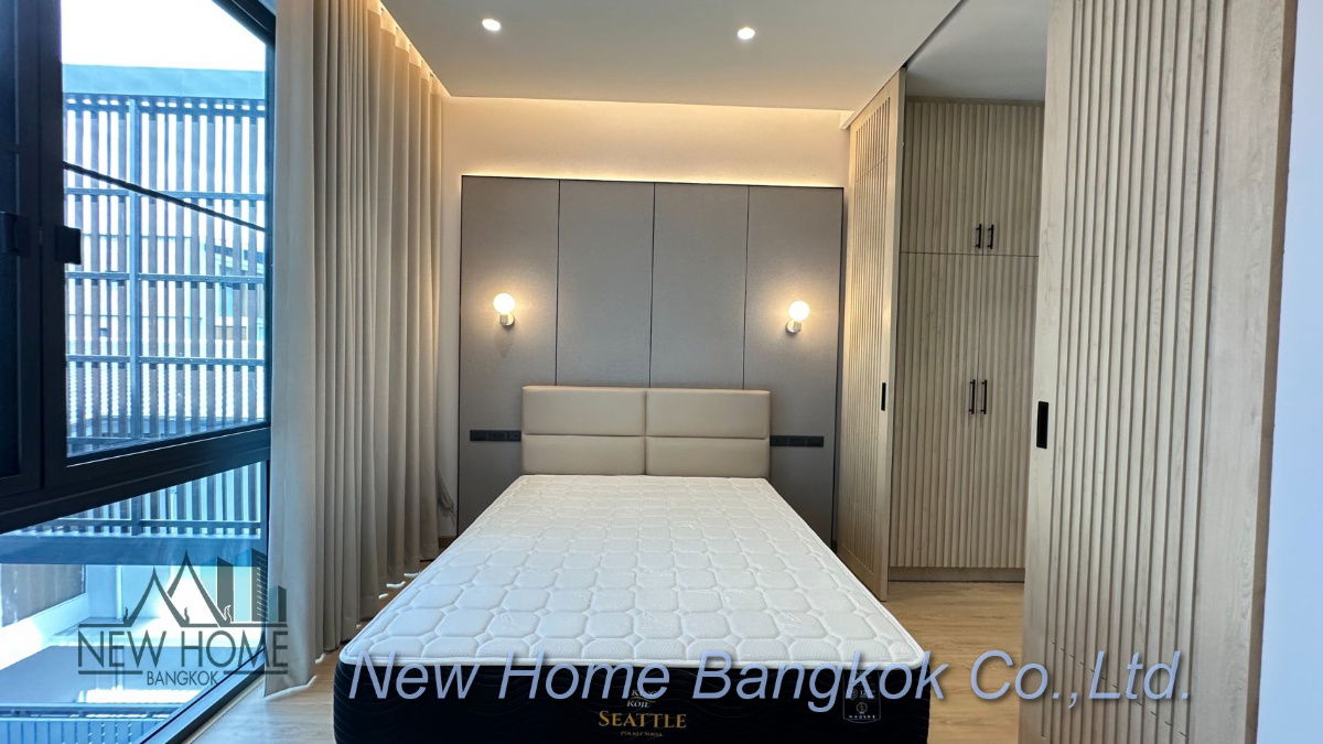 รูป บ้านเดี่ยวสไตล์โมเดิร์น 3 ชั้น พร้อมสระว่ายน้ำให้เช่า – เลี้ยงสัตว์ได้ - รูปที่ 28/37