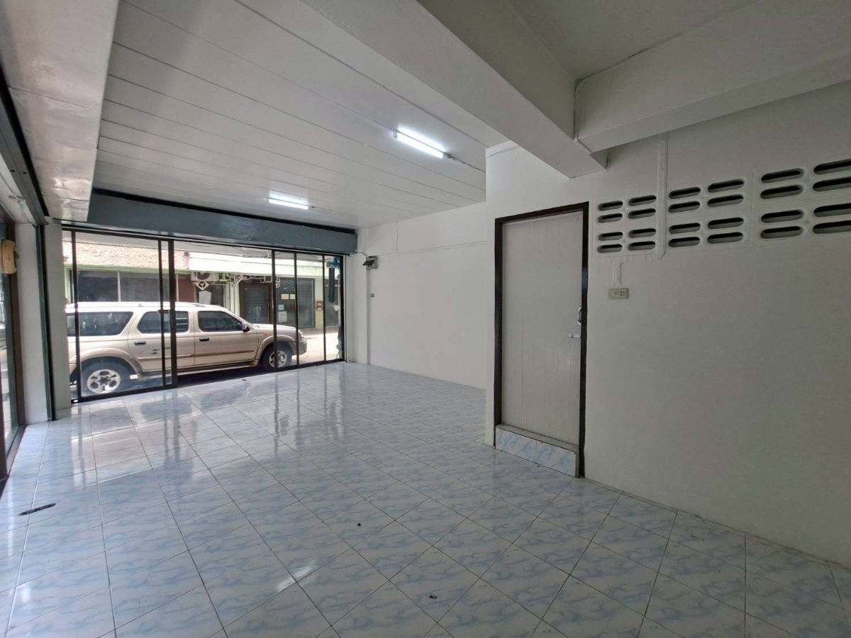 รูป ให้เช่าพื้นที่หัวมุม ซอยลาดพร้าว 121 ใกล้เดอะมอลล์บางกะปิ (N.1847) - รูปที่ 6/12