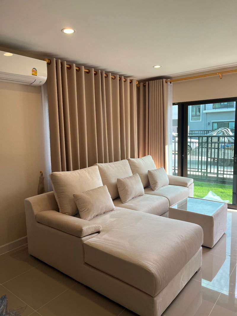 บ้านแฝดให้เช่า : บ้านไม่ติดกับใคร พื้นที่ส่วนตัว