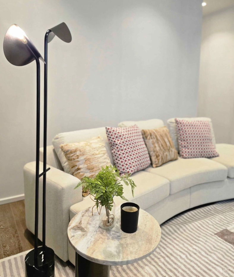 picture Muniq                   Langsuan  - 4/14