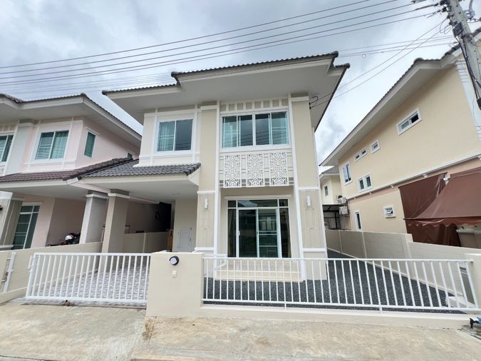  ขายบ้านเดี่ยว 2 ชั้น  3 ห้องนอน  3 ห้องน้ำ  1 ห้องครัว  1 ที่จอดรถ