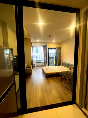 Condos for rent : 📌 Urgent! Washing machine available💎 For rent: SOHO Bangkok Ratchada | Luxury condo in the heart of Ratchada, just steps from the MRT!