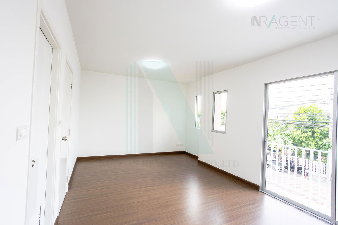 รูป ขายทาวน์เฮาส์ โครงการ โกลเด้น ทาวน์ 3 บางนา-สวนหลวง 2 ชั้น 3 ห้องนอน 2 ห้องน้ำ - รูปที่ 5/8