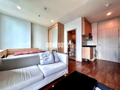 Condos for rent : Noble revolve ratchada 2 ☎️big studio 26 sqm ‼️only 13500/month‼️now available ✅fully furnished✨
