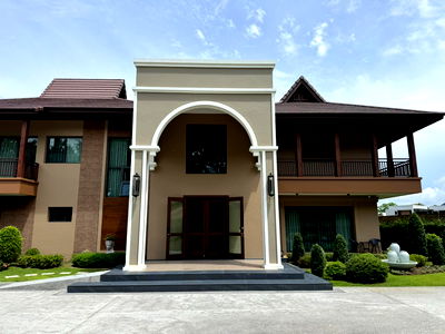 บ้านเดี่ยว เชียงใหม่ : ขายบ้านเดี่ยวสองชั้น มี  4 ห้องนอน  5 ห้องน้ำ  1 ห้องครัว  ที่จอดรถ  3  คัน